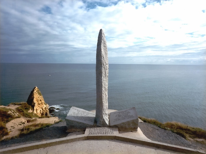 Bestand:Pointe du Hoc Ranger Monument.jpg