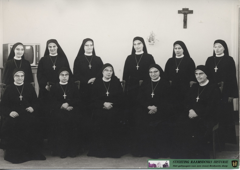 Zusters in het Adrianus gesticht te Raamsdonk
