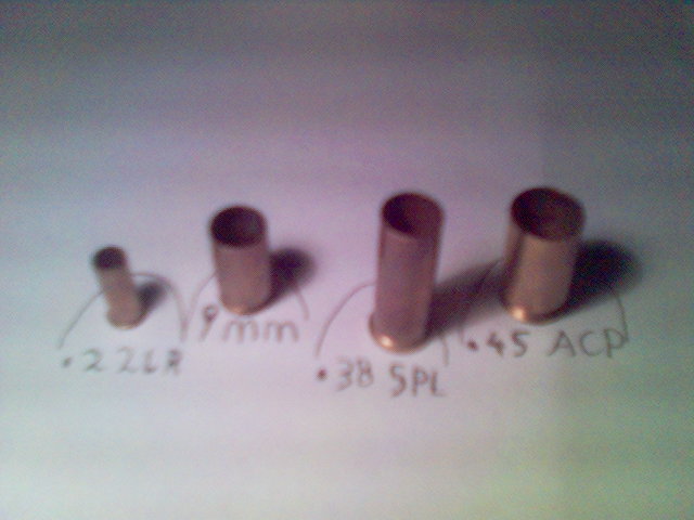 Bestand:Pistool calibers.jpg