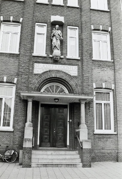 Bestand:Pastoor van Erpstraat 01 - 02.jpg
