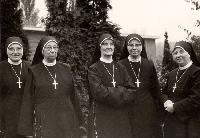 Bestand:Moederhuis 1958-01.jpg