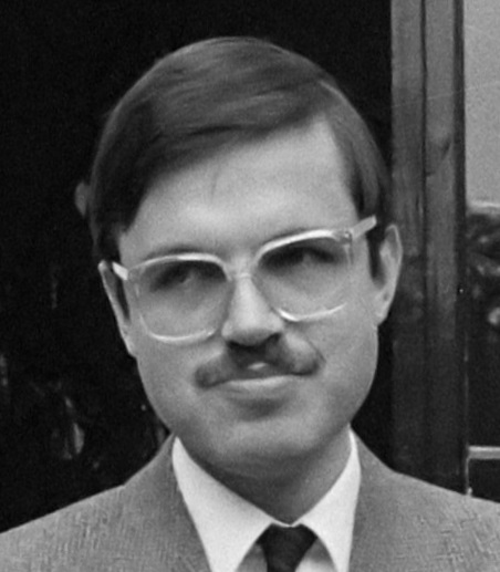 Bestand:Ernst Hirsch Ballin 1982.jpg