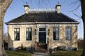 Schilddak met hoekschoorstenen te Westerbroek