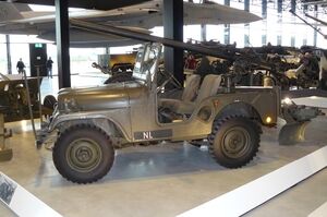 M38A1TLV zijaanzicht NMM.jpg