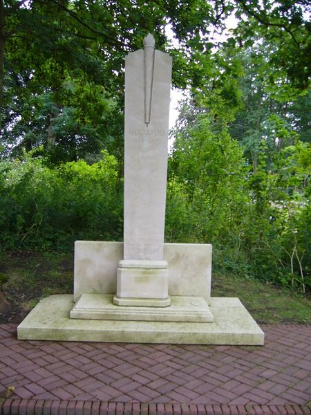 Bestand:Grab Multatuli.jpg