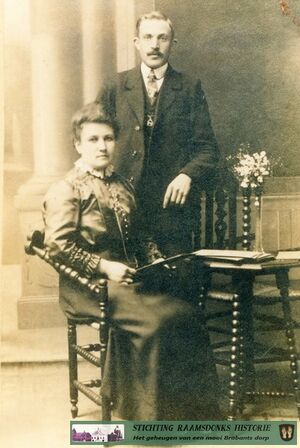 Veldwachter Piet Schampers met zijn 1e vrouw Bernardina Henselmans