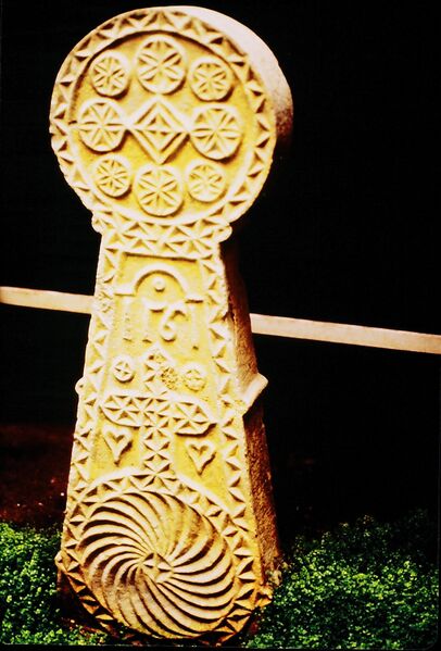 Bestand:Stèle en pays basque.jpg