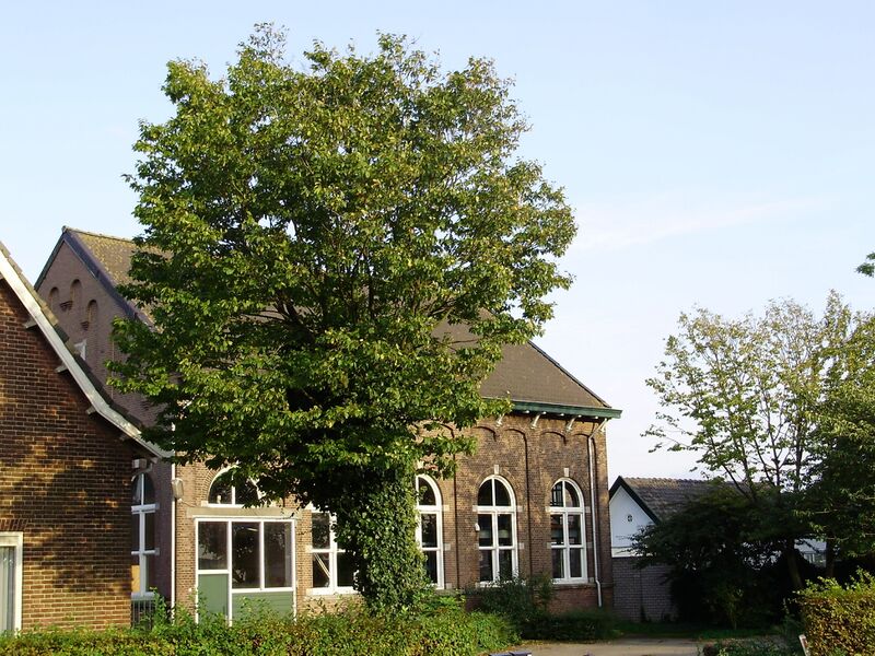 Bestand:Gebouw Centrale Raamsdonk.jpg