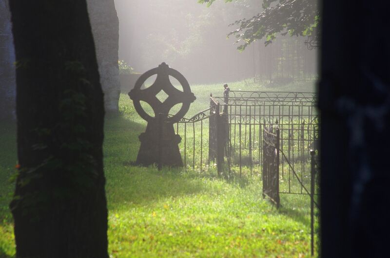 Bestand:Keila Churchyard 01.jpg