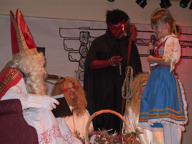 Bestand:Santa and devil.jpg