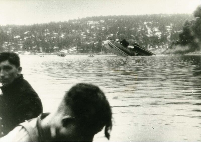 Bestand:German soldiers and Blücher sinking.jpg