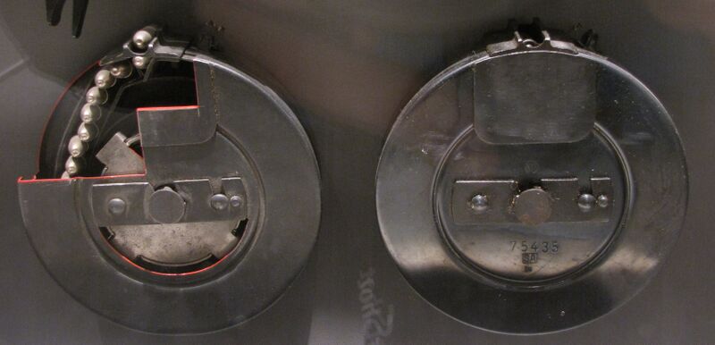 Bestand:Suomi m31 drum magazines.jpg