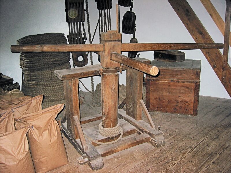 Bestand:Molen De Engel kaapstander.jpg