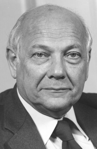 Bestand:Joop den Uyl 1975.jpg
