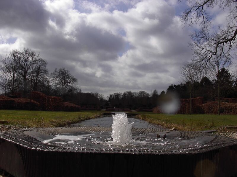 Bestand:Zwolle Begraafplaats Kranenburg Bron.jpg