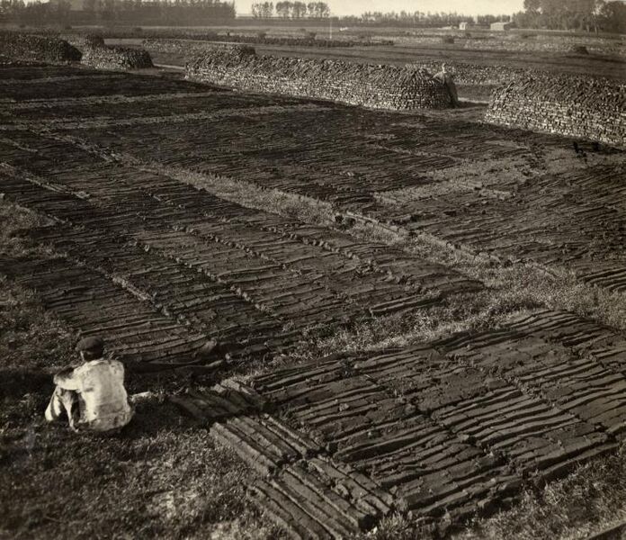 Bestand:Turfwinning 1918.jpg