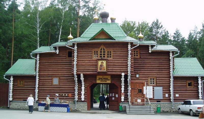 Bestand:Ganina Jama Ingang.jpg