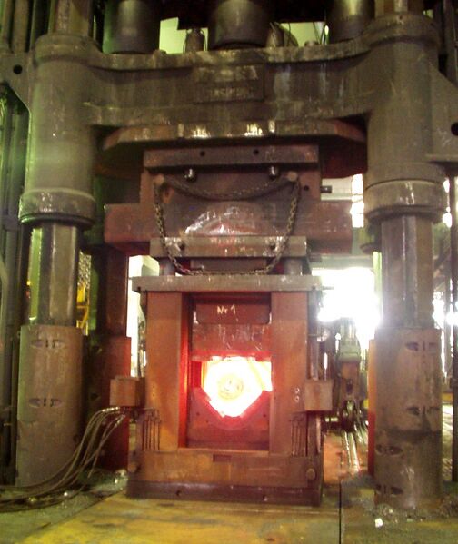 Bestand:Schmiede in der Henrichshütte Hattingen.jpg