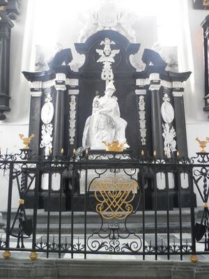 Praalgraf Van Bredehoff, frontaal.jpg