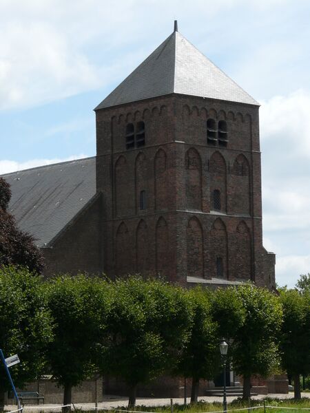 Bestand:Lambertuskerk raamsdonk p1070313.jpg