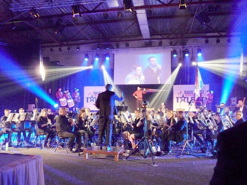 Bestand:Harmonie-St.-Bavo-90-jarig-bestaan-2022-Koloszaal.jpg