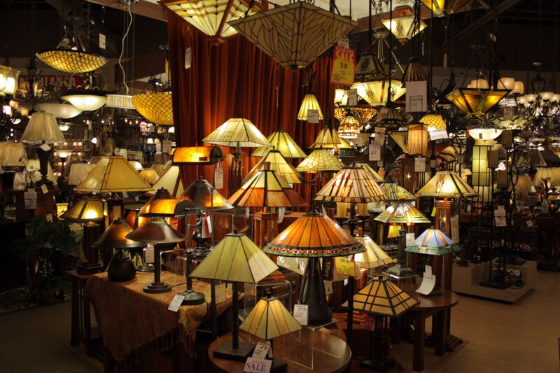 Bestand:Wide array of lamps.jpg