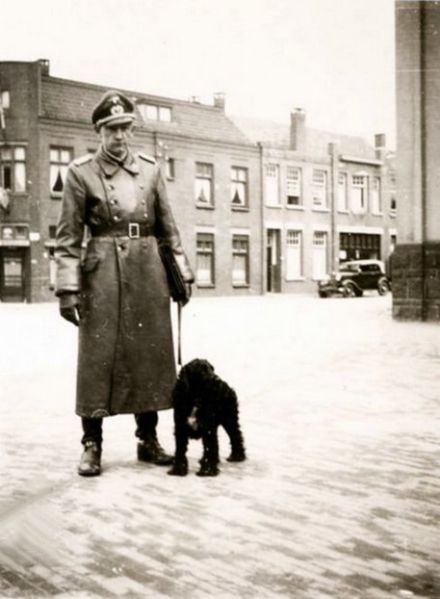 Bestand:Luitenant-Wegner-op-het-Heereplein.jpg