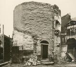 Poorttoren Tweebergenpoort tijdens de sloop in 1926