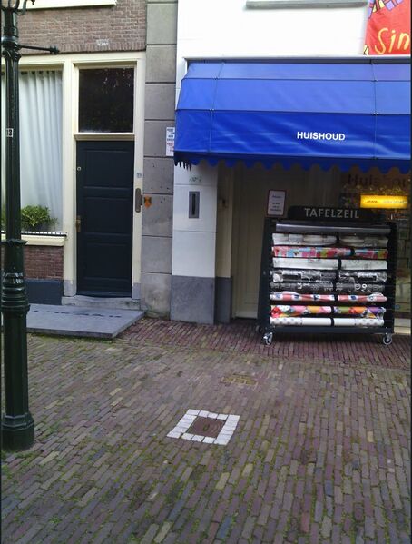 Bestand:Stolpersteine-markt37b.jpg